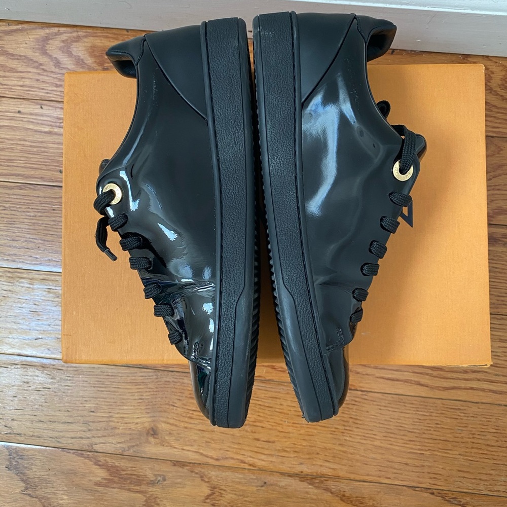 Women’s Size 7 (EU 37) Black Louis Vuitton Sneaker - Picture 6 of 11